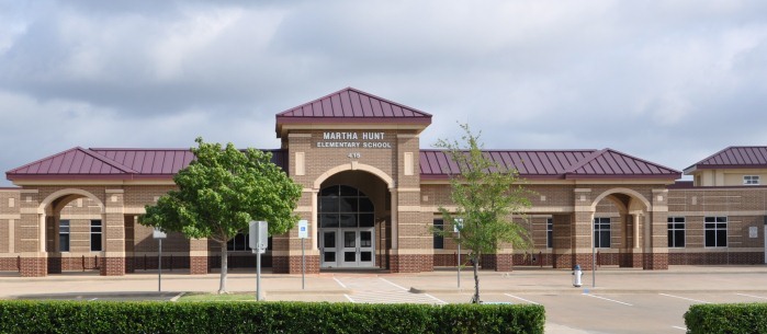 Hunt Elementary School front entrance 